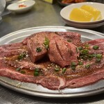 ツラとキモ 炭火焼肉 いわしげ - 