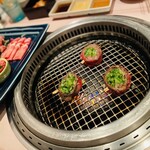 京の焼肉処 弘 - 何かのお肉