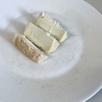 燗酒嘉肴 壺中 - 定番中の定番。チーズは欧州を中心とし、旨味たっぷり。ワインはもちろん純米酒、蒸留酒にもぴったり。