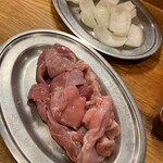 Shio Horumon Sumiya - 塩ホルモン(豚の胃袋・ガツ)＋玉ネギ(最初はサービス)