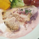 キッチン ブルー グローブ - めかじきポワレ？、ホタテの様に固く、ナイフとフォークで切ります！？