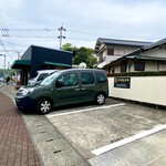 eytaku - 駐車場。
