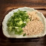 釜あげ饂飩 楽 - 薬味