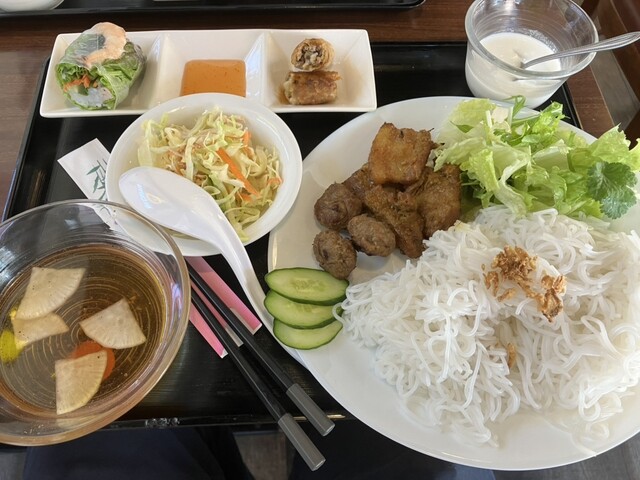 ベトナム生青コウショウお料理用90g約＋ホムデンオマケ バインダークア、ソイセオ…ちょっと珍しいベトナム北部料理をHCMC7区で