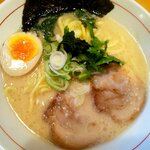 横浜らーめん 一品家 - 豚骨ラーメン