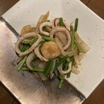 京王クラブ - スルメイカリングとエビのガーリックバターソテー380円