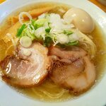 横浜らーめん 一品家 - 煮干し醤油ラーメン