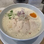 鶏白湯そば 岸良 - 料理写真:鶏白湯ラーメン(o^^o)
