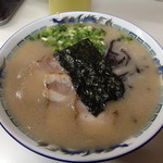 らーめん工房 龍 - ラーメン全景。