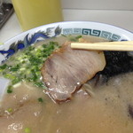 らーめん工房 龍 - チャーシュー。