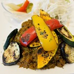 ブローナ ハーブ スパイス - 焼き野菜キーマカレー