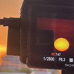 そば処 砂武縞 - 黄砂が主因かも知れない地平付近の厚い春霞を突き通して昇って来た今日の朝日は、マンガに出てくる桑田真澄を思い出させる黒点だらけだった^_^