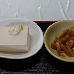 莫龍 - 莫龍中華食堂 ＠茅場町 日替ランチ 海鮮焼ソバに付く冷奴と搾菜