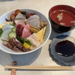 Suido cafe - 海鮮丼(上) 2750円(税込)
                        2024年4月20日