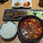 韓国焼肉 吾照里 - 特選ハラミステーキ＋ユッケジャンスープ