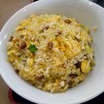 ぼん天 - ハーフチャーハンでも普通のチャーハンと量は変わらないんじゃ・・。