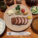 Tonkatsu Katsusei - 特ヒレかつ 1,500円
                        どちらにもご飯(200円)となめこ汁(200円)