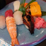 Sushi Ryou - 令和6年4月 ランチタイム(12:00〜14:00)
                        にぎり盛り合わせ 税込1200円
                        にぎり8貫、お吸い物