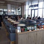 ドトールコーヒーショップ - 混んでますがちょうど席がいくつか空きました。