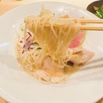 MIKOTO - 極盛 濃厚鶏白湯そば(麺リフト)