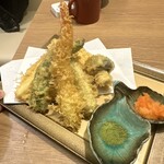 京出汁おでんと旬菜天ぷら 鳥居くぐり - 