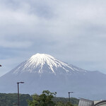 ゆで太郎 もつ次郎 - 道中の富士山（富士川楽座SA）