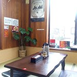 鬼がらし - 小上がりのテーブル席