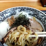 鬼がらし - 平打ち太縮れ麺