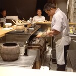 焼き鳥 茂 東桜 - 内観