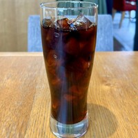 PIZZERIA　37 - ランチセット（ペスカトーラ） ¥1,650 のアイスコーヒー