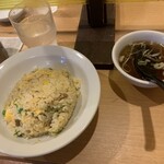 中華一 龍王 - 半チャーハンとスープ