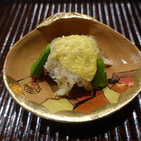 料理屋 みや﨑 - 福井産毛蟹、黄身酢と酢橘のジュレ掛け、勝山水菜、スナップエンドウ