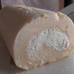 湘南菓子工房ヒラオカ - くちどけチーズケーキロール