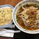 熱烈中華 飛龍 - 台湾麺＋半炒飯(税込720円)
