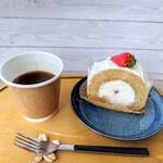 ベースコーヒー - コーヒー豆を買うと一杯もらえたコーヒーと、今週のケーキ