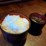 Yonezawa Gyuu Sumi Biyakiniku Uesugi - おすすめ焼肉ランチ(1880円)　ご飯とスープ