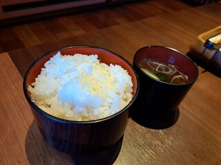 Yonezawa Gyuu Sumi Biyakiniku Uesugi - おすすめ焼肉ランチ(1880円)　ご飯とスープ