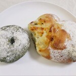カミバン - 【2024.03】よもぎあんぱん(税込350円)、春のマスカルポーネのぱん(税込400円)