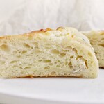 カミバン - 【2024.03】春のマスカルポーネのぱん(税込400円)カット断面