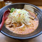 大辛にんにく 赤い虎 - 大辛にんにくネギラーメン ¥950（価格は訪問時）