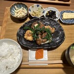 Donabe Meshi Hinata - 鶏レバーニラ定食