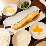 炭火焼魚定食と釜戸ごはん 心斎橋食堂 - 