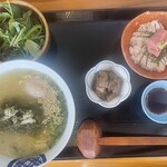 旬彩和食 よし田 - 限定10食、鯛ラーメン1100円。ミニまぐろ丼とデザートもついてこの値段はコスパが良いと思います。