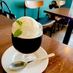 カフェ・ゾエ - かの有名なコーヒーゼリー。塩味が旨味を引き出すあまりにも絶品な絶品