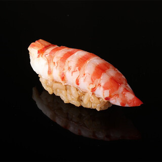 An encounter with sushi that exceeds your imagination, born from graceful movements