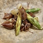 しんのすけ - 新にんにくと蛍いかのバター焼き