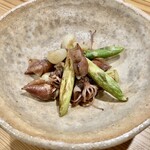 しんのすけ - 新にんにくと蛍いかのバター焼き