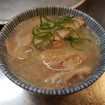 ホルモン肉問屋 小川商店 - こく旨塩もつ煮込み（495円）