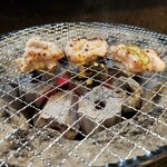 ホルモン肉問屋 小川商店 - 肉・オン・ザ・七輪