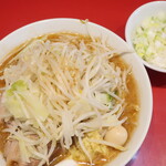 ラーメン二郎 - ラーメン半分＋ヤサイ＋白ネギショウガ半分